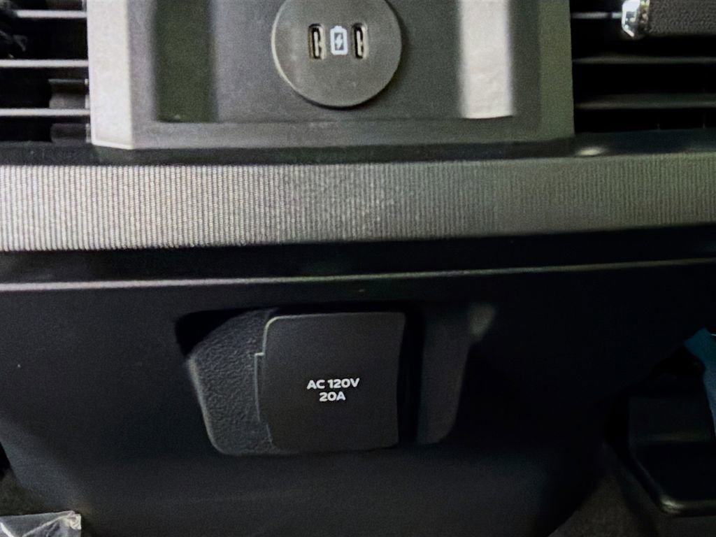 New 2025 Ford F350 Platinum w/ FX4 Off-Road Package image 28