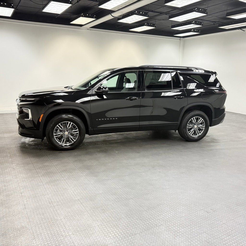 New 2026 Chevrolet Traverse LT image 2
