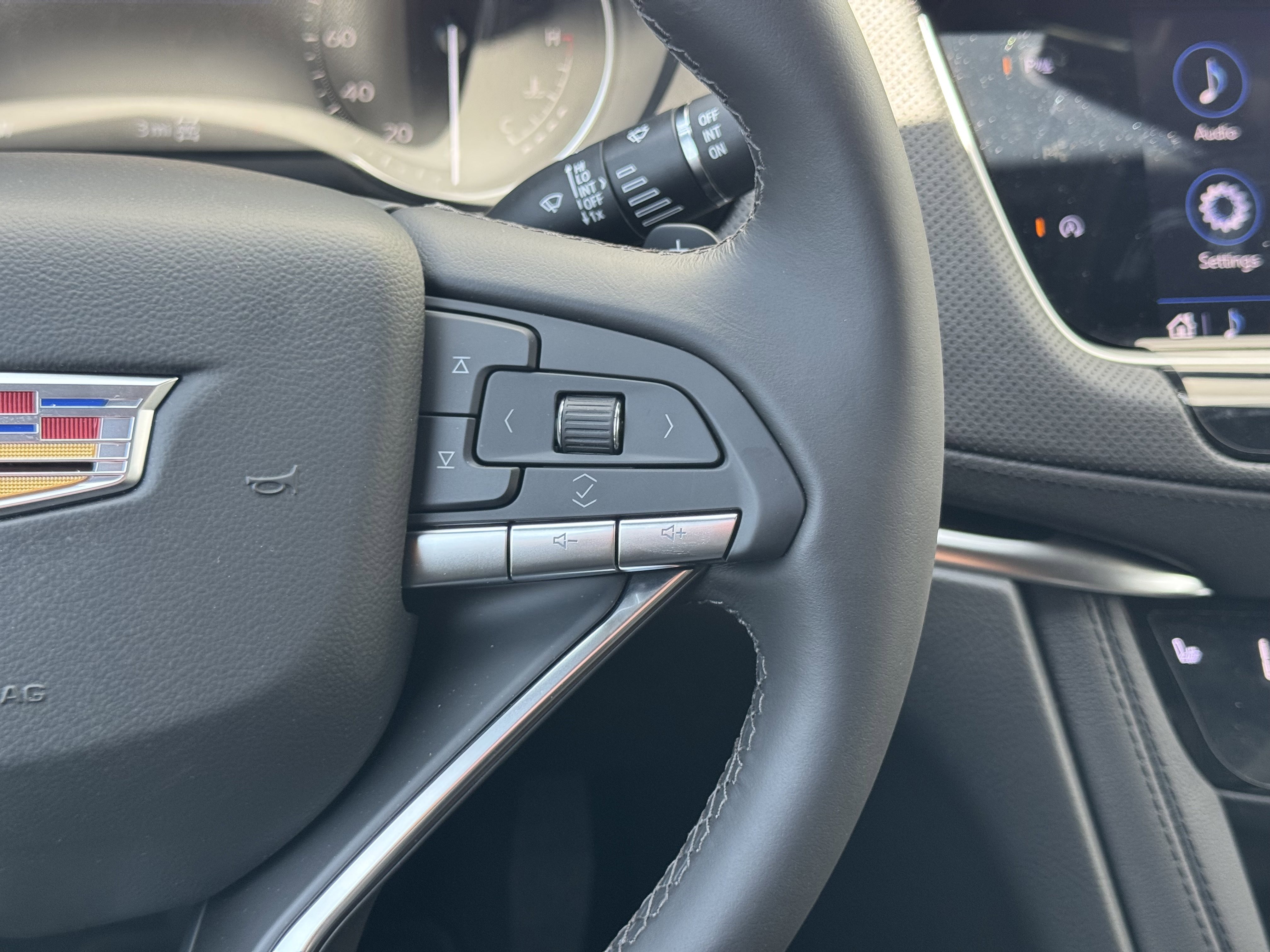 New 2025 Cadillac XT6 Luxury image 20