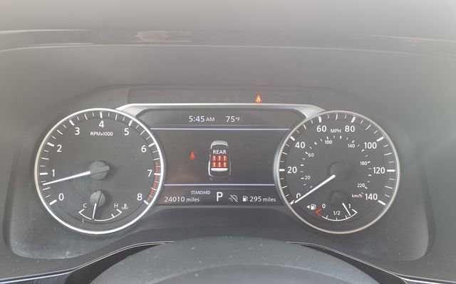 Used 2025 Nissan Pathfinder SV image 32