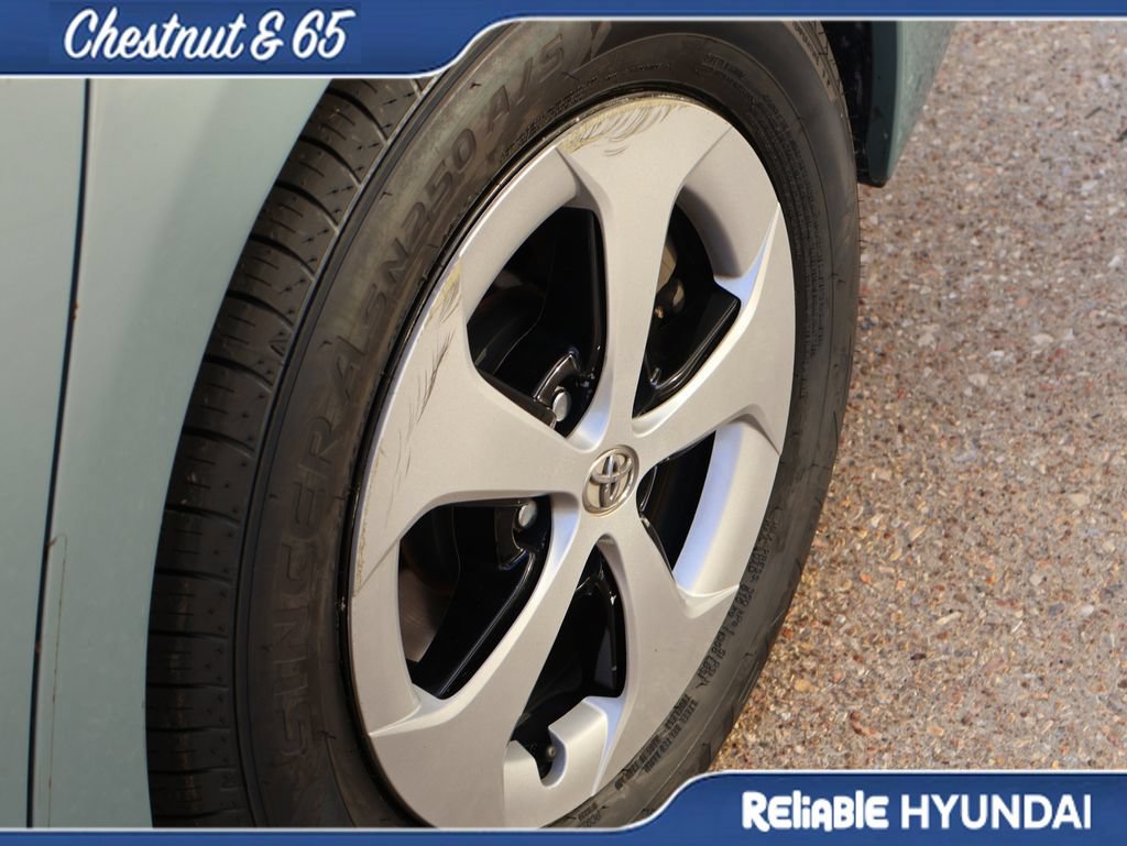 Used 2014 Toyota Prius Four FWD image 39