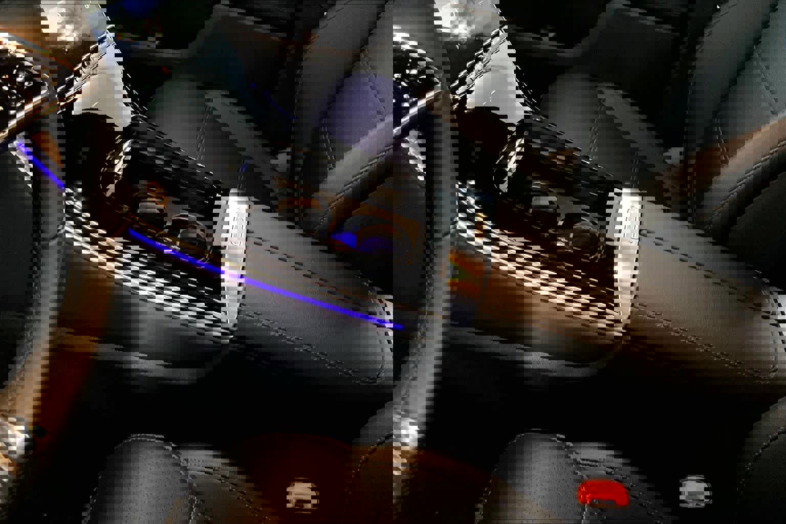 Used 2025 Mercedes-Benz GLC 300 4MATIC image 17