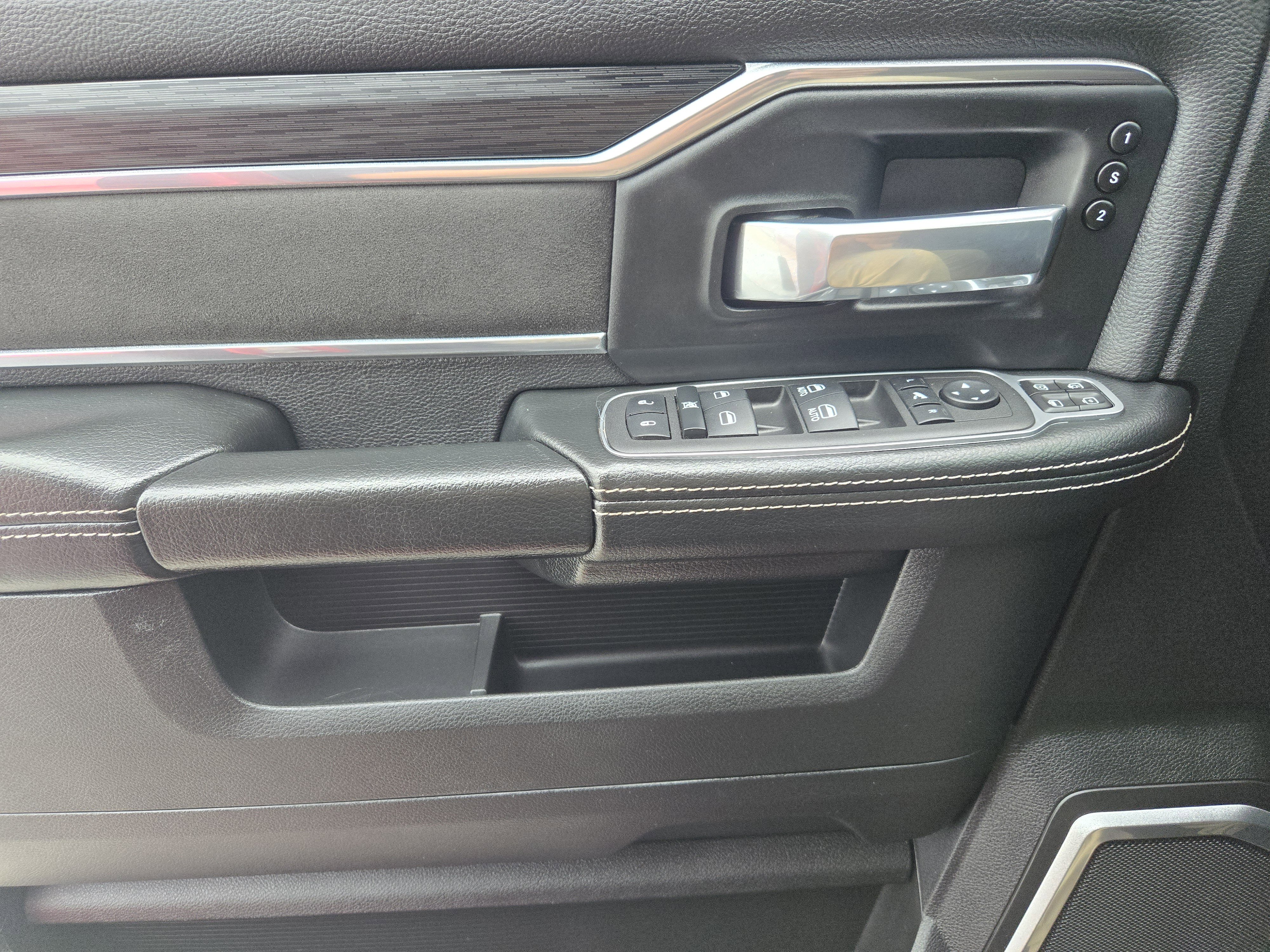 Used 2024 RAM 2500 Laramie w/ Night Edition image 27