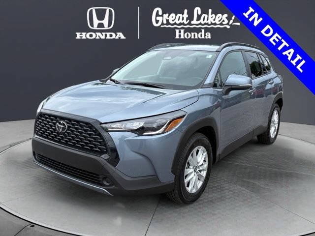 Used 2024 Toyota Corolla Cross LE AWD/4WD image 2