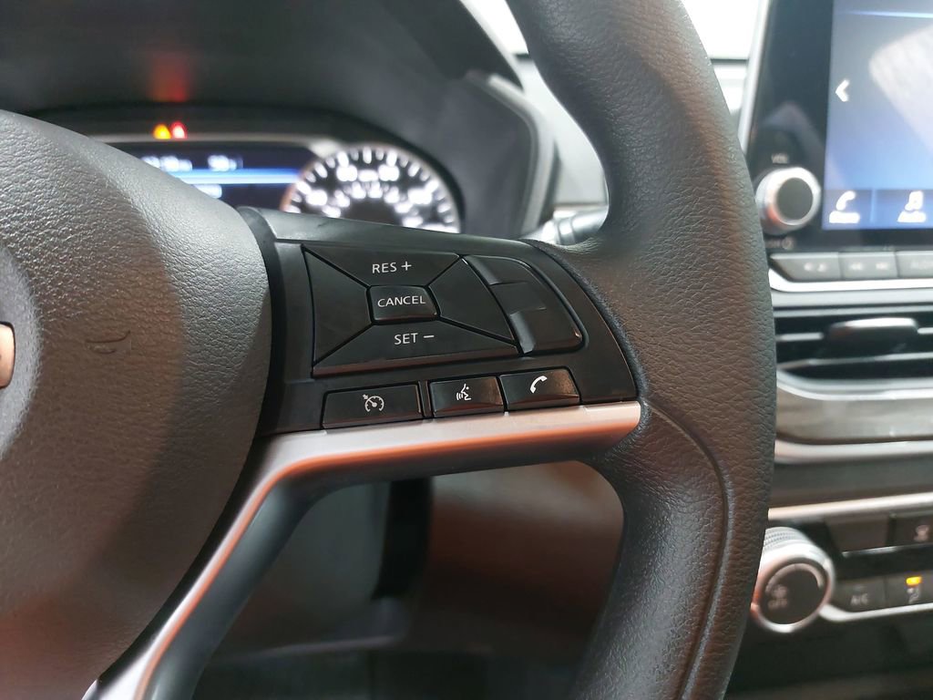 Used 2024 Nissan Altima 2.5 SV image 17