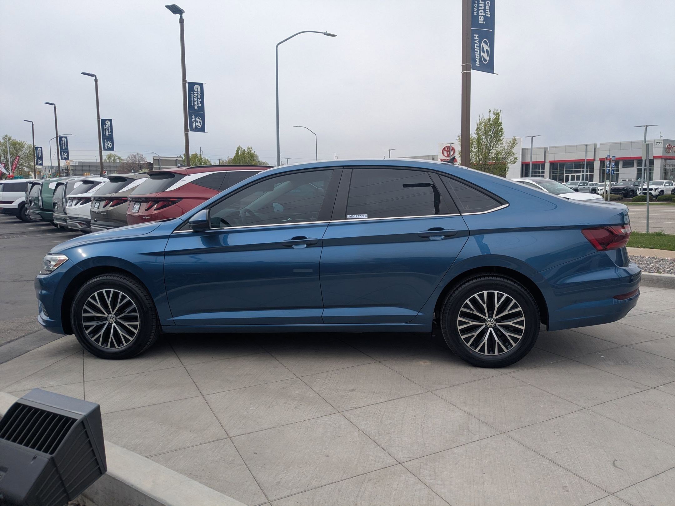 Used 2020 Volkswagen Jetta SE w/ SE Cold Weather Package image 8
