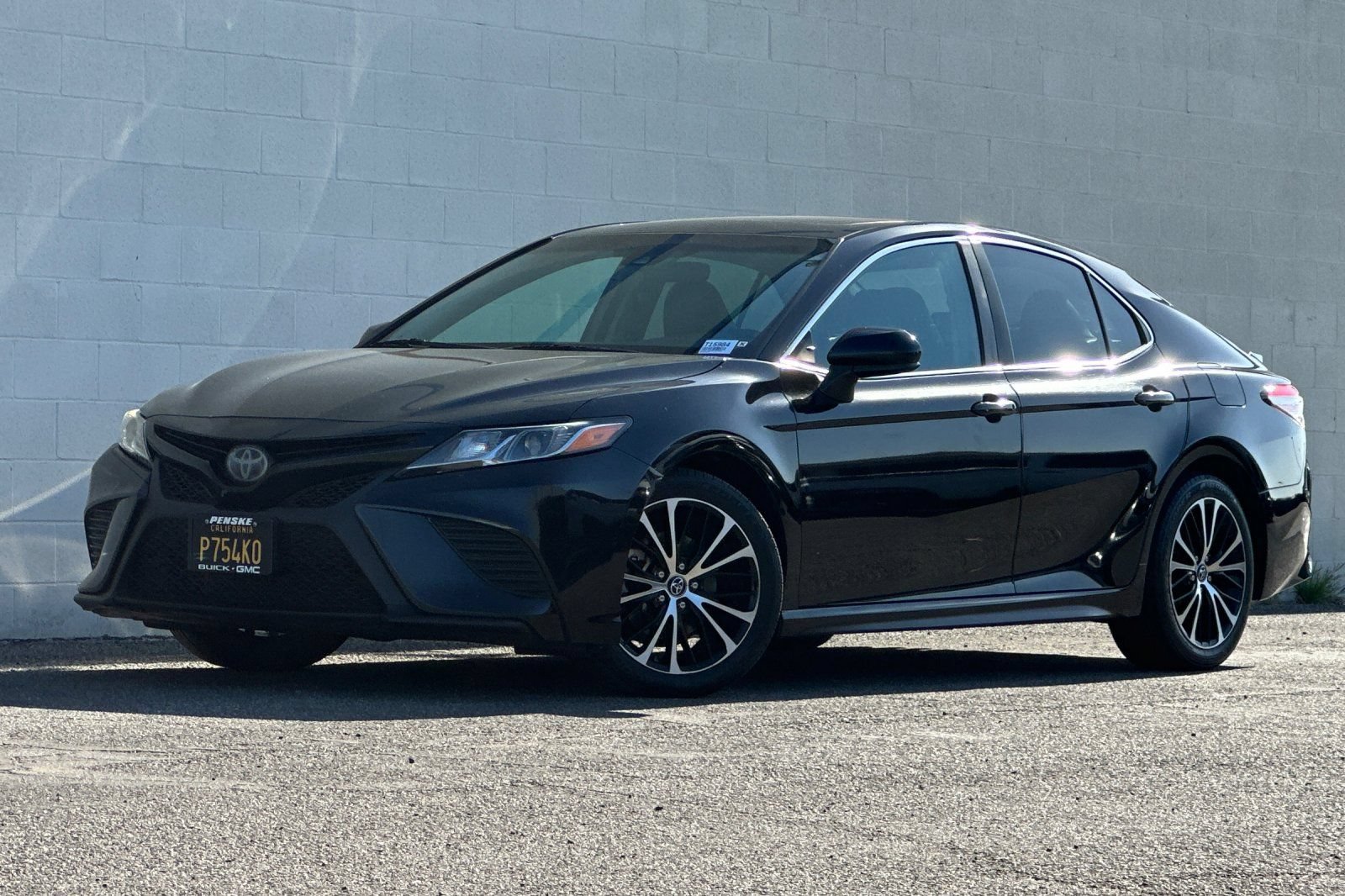 Used 2019 Toyota Camry SE FWD image 8