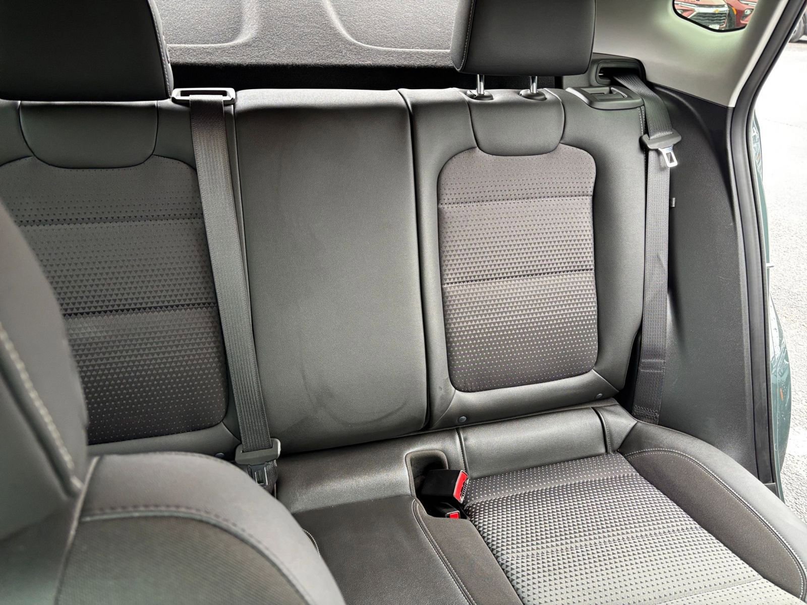 Used 2025 Chevrolet Trax LT image 31