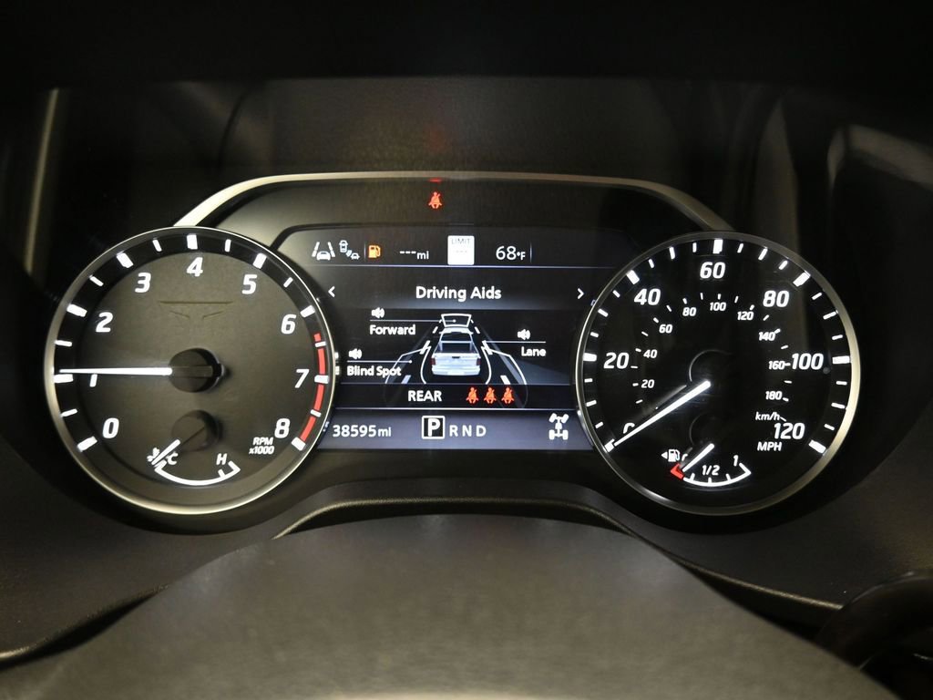 Used 2021 Nissan Titan SV w/ SV Convenience Package image 18