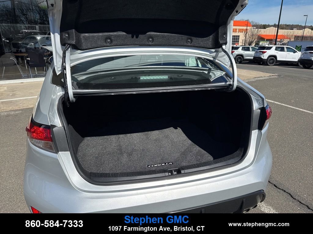 Used 2023 Toyota Corolla SE w/ Carpet Mat Package (TMS) image 26