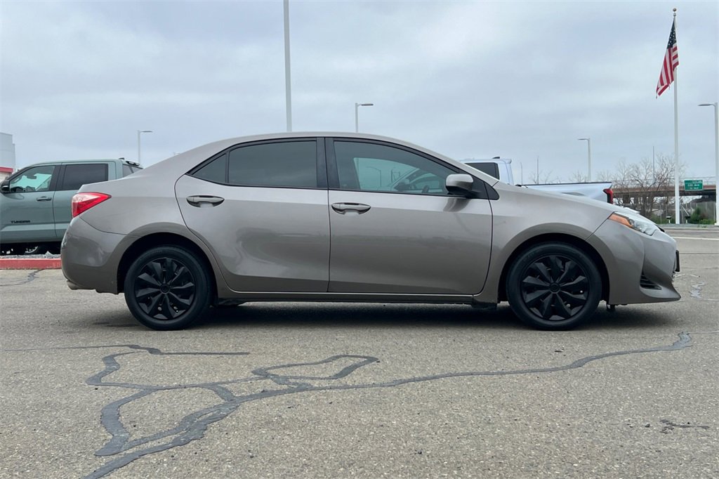 Certified 2018 Toyota Corolla LE image 3