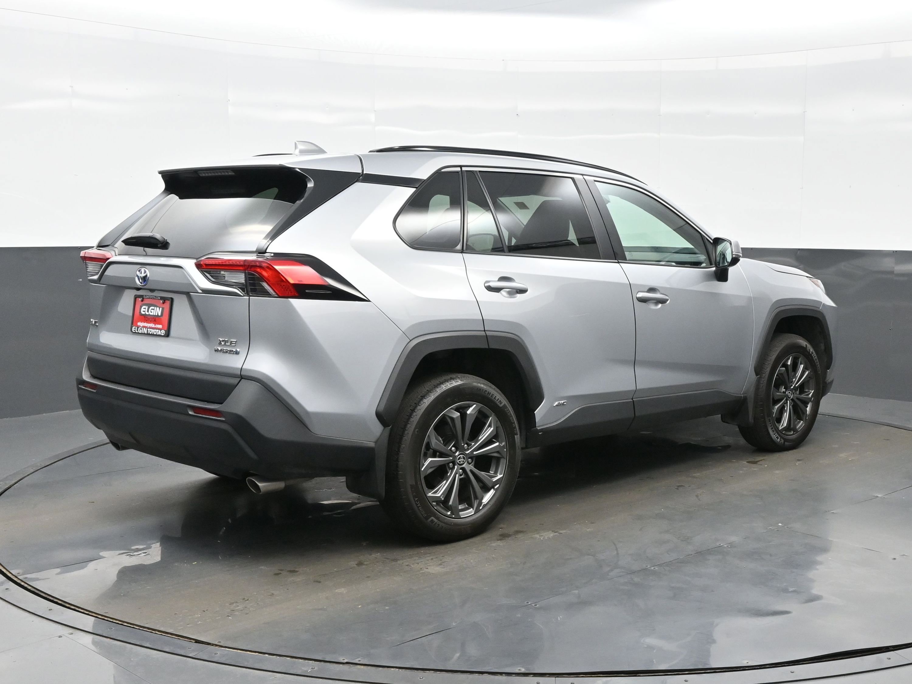Used 2024 Toyota RAV4 XLE Premium w/ Weather Package AWD/4WD image 6