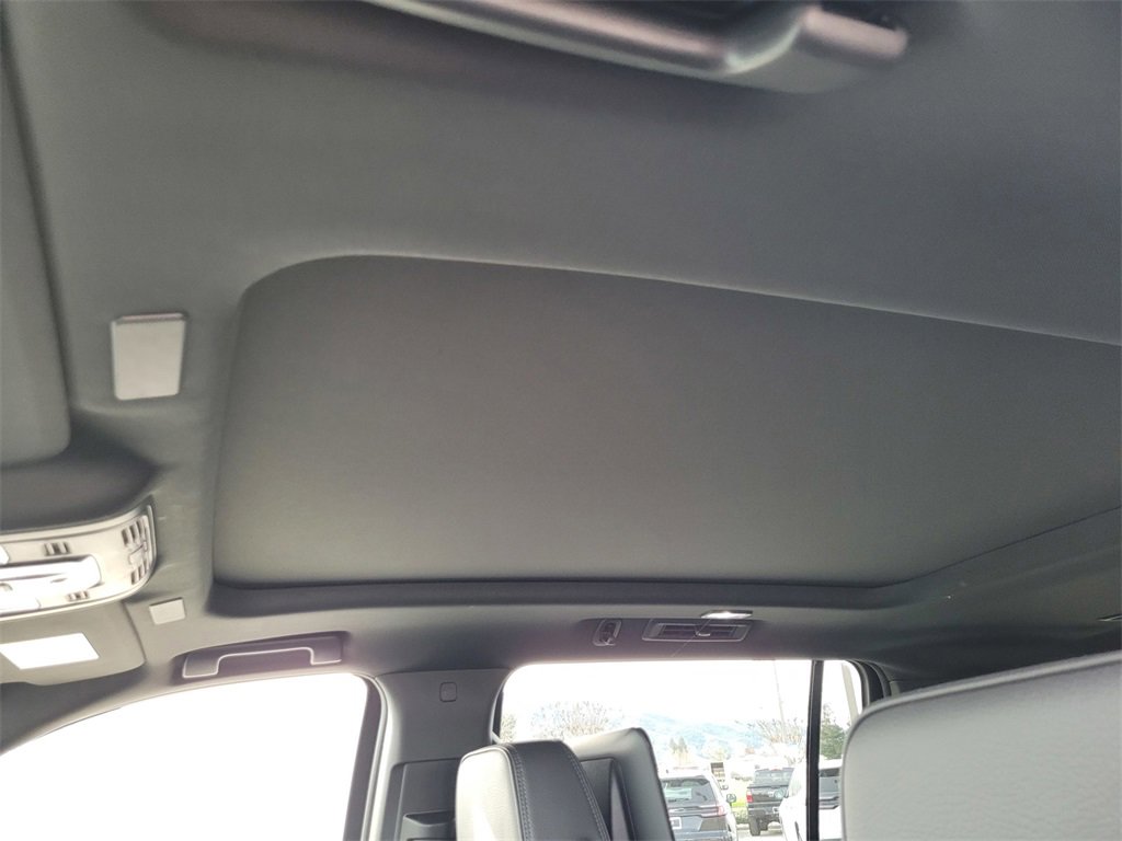 New 2026 GMC Yukon XL Denali w/ Denali Reserve Package image 14