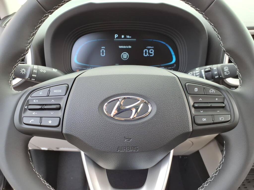 New 2026 Hyundai Venue SEL FWD image 11