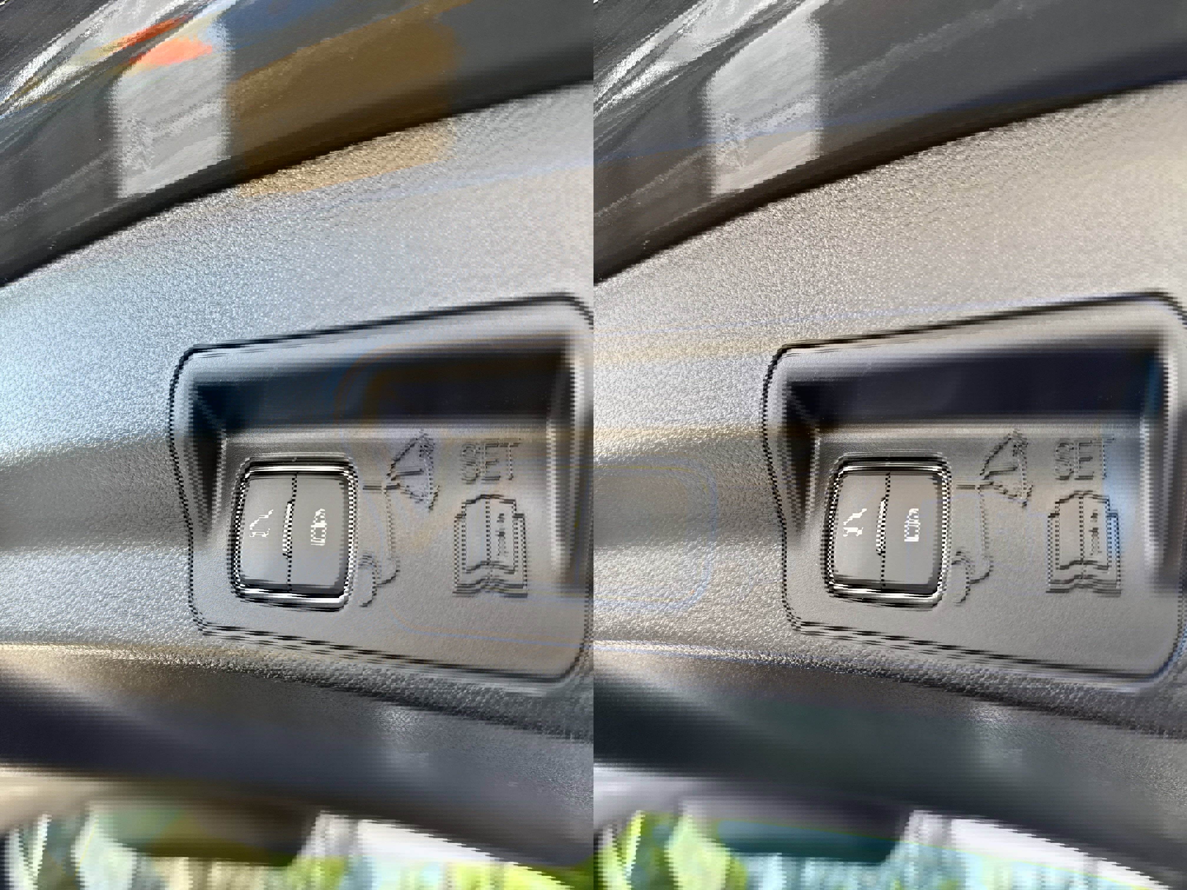 Used 2022 Ford Explorer XLT image 27