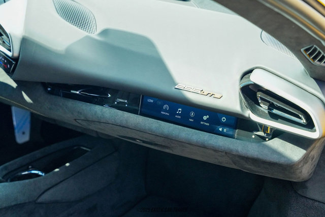 Used 2025 Ferrari 296 GTB RWD image 40