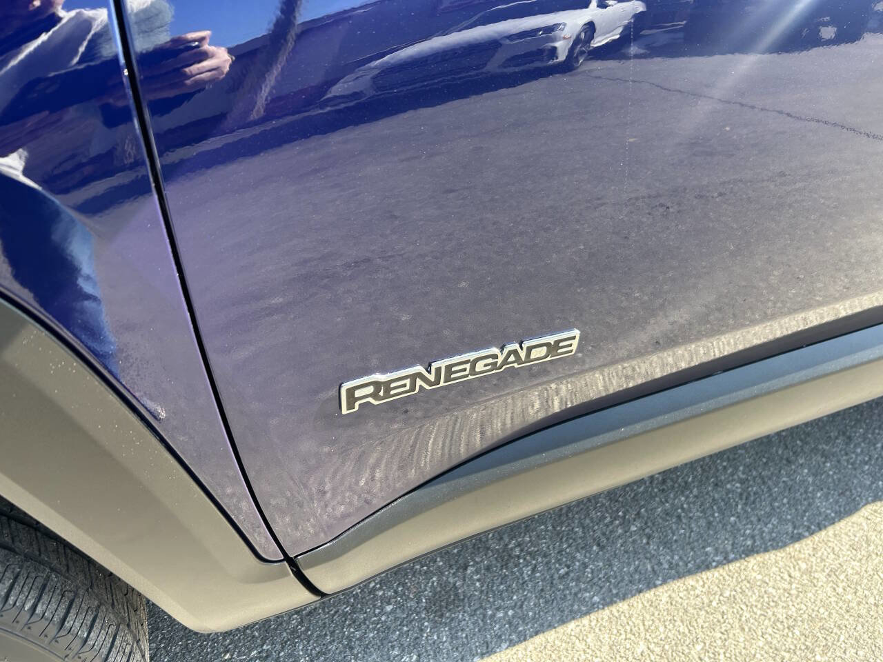 Used 2018 Jeep Renegade Latitude w/ Cold Weather Group AWD/4WD image 31