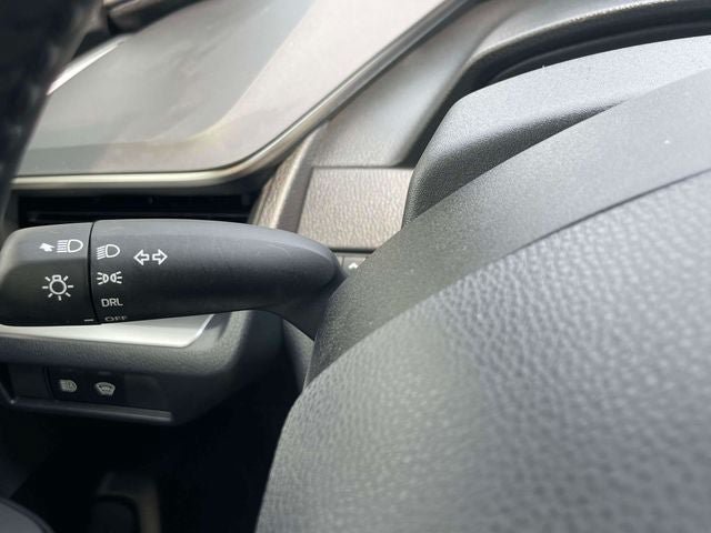 Certified 2025 Toyota Prius LE FWD image 25