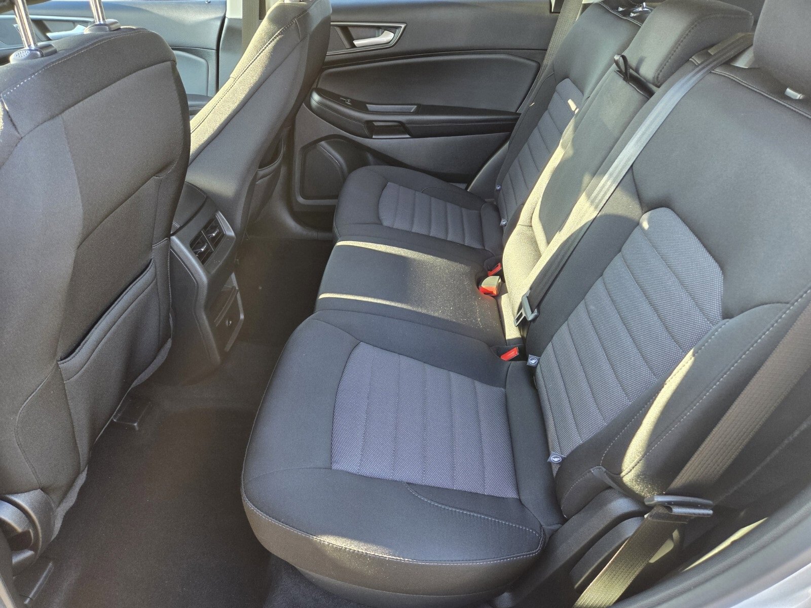 Certified 2023 Ford Edge SE w/ Black Appearance Package image 11