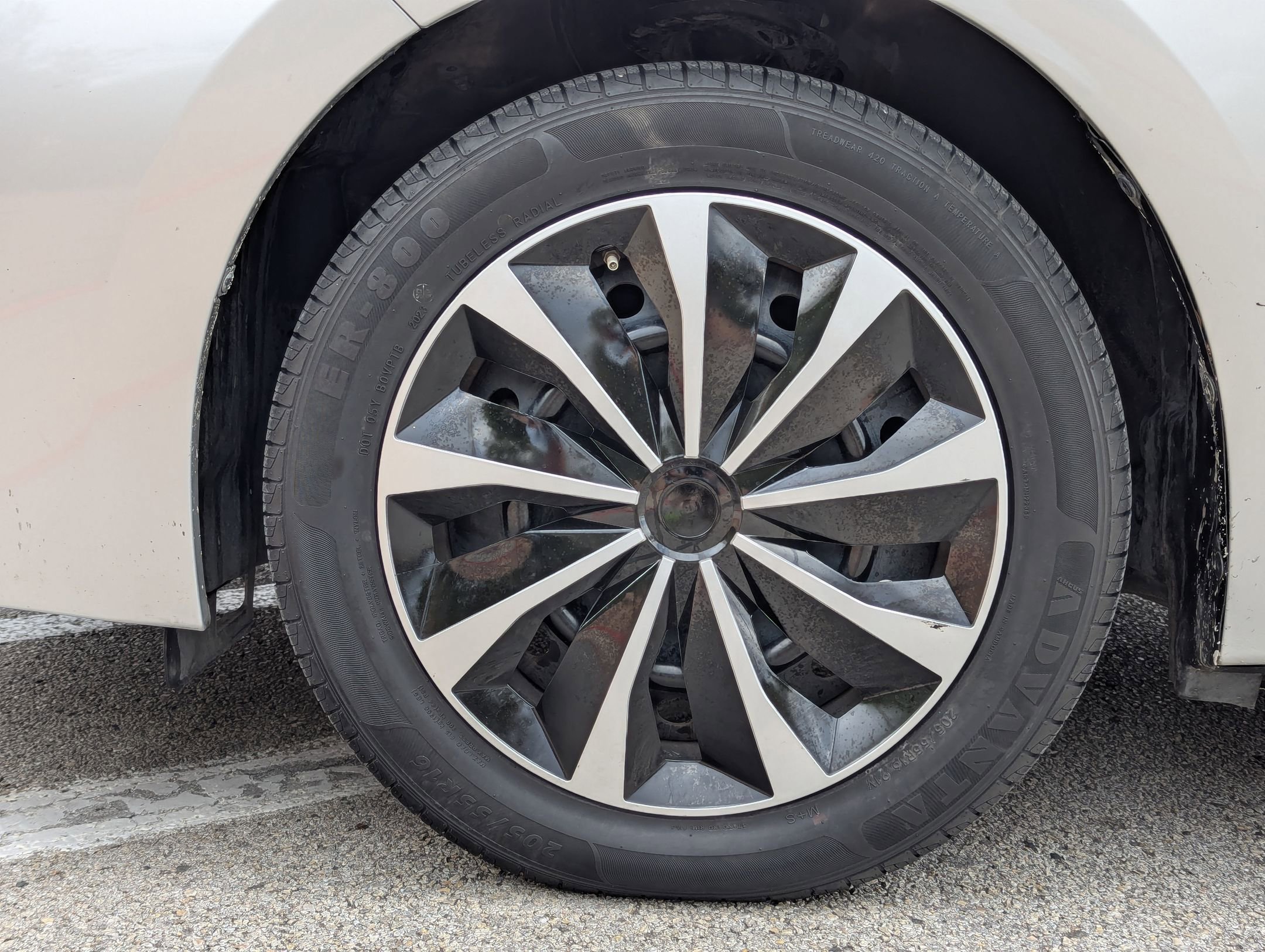 Used 2018 Toyota Corolla L image 29