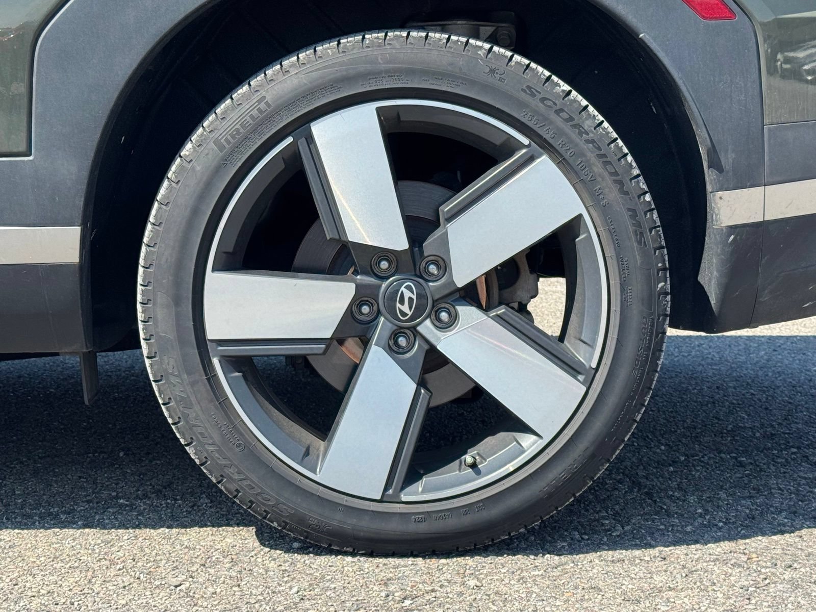 Used 2024 Hyundai Santa Fe Limited AWD/4WD image 9