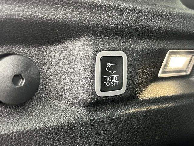 Used 2024 Jeep Grand Cherokee L Limited w/ Luxury Tech Group II image 23