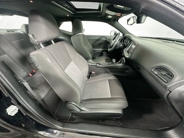 Used 2022 Dodge Challenger SXT w/ Driver Convenience Group image 29