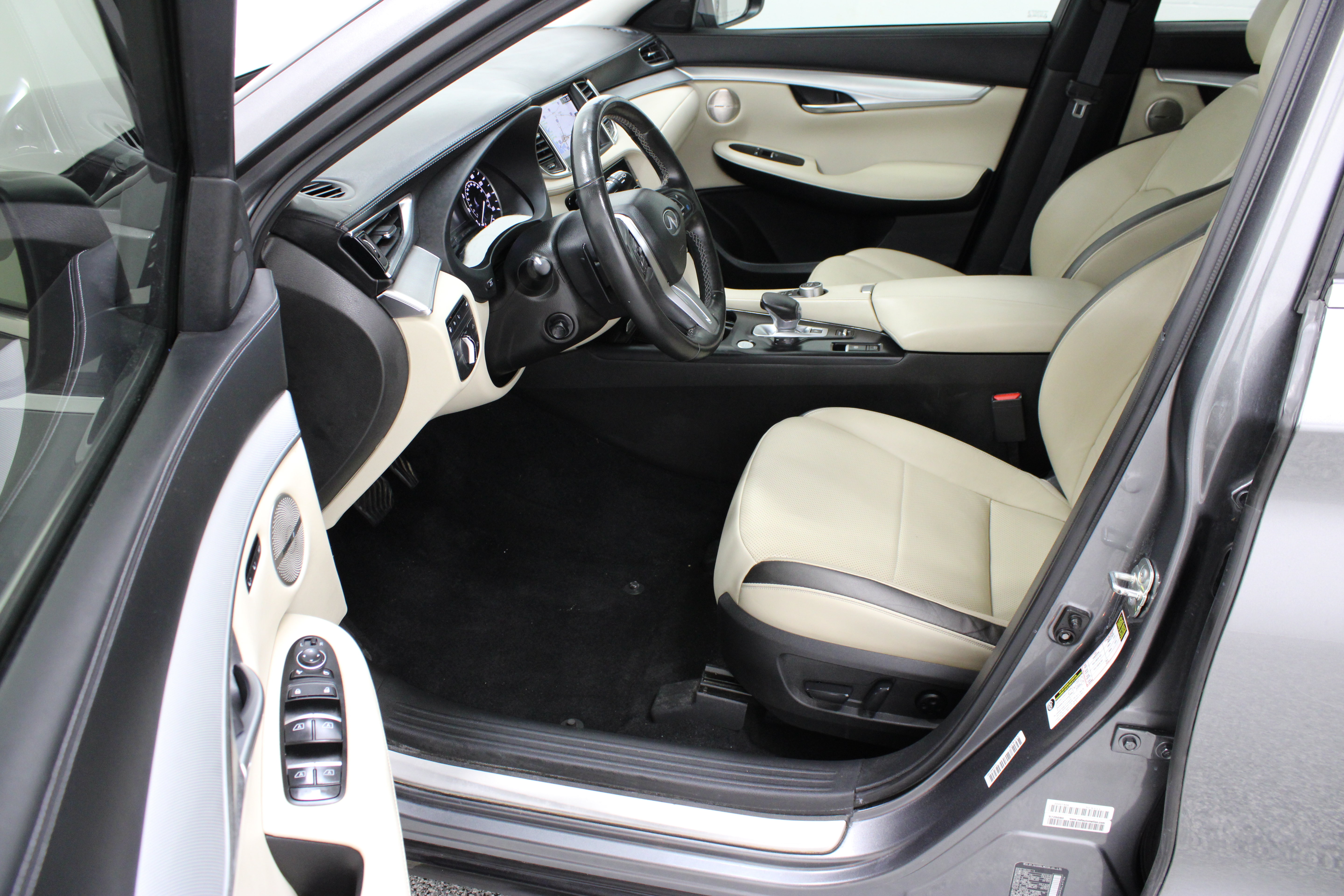 Used 2022 INFINITI QX50 Sensory FWD image 14