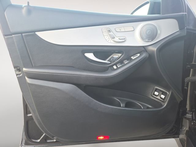 Used 2019 Mercedes-Benz GLC 350e 4MATIC image 16