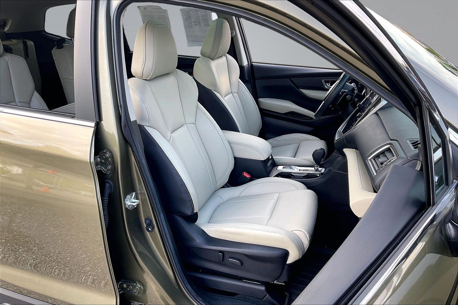 Used 2025 Subaru Ascent Limited AWD/4WD image 7