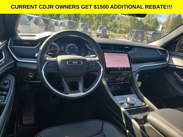 New 2025 Jeep Grand Cherokee Limited w/ Black Appearance Package image 7