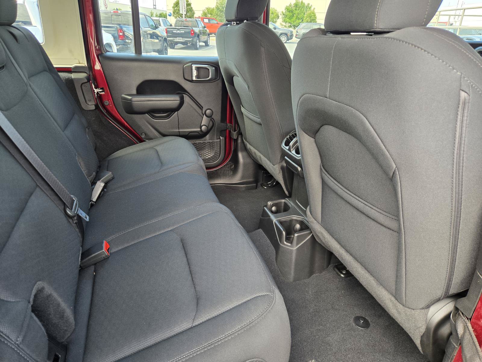 Used 2022 Jeep Wrangler Unlimited Sport AWD/4WD image 27