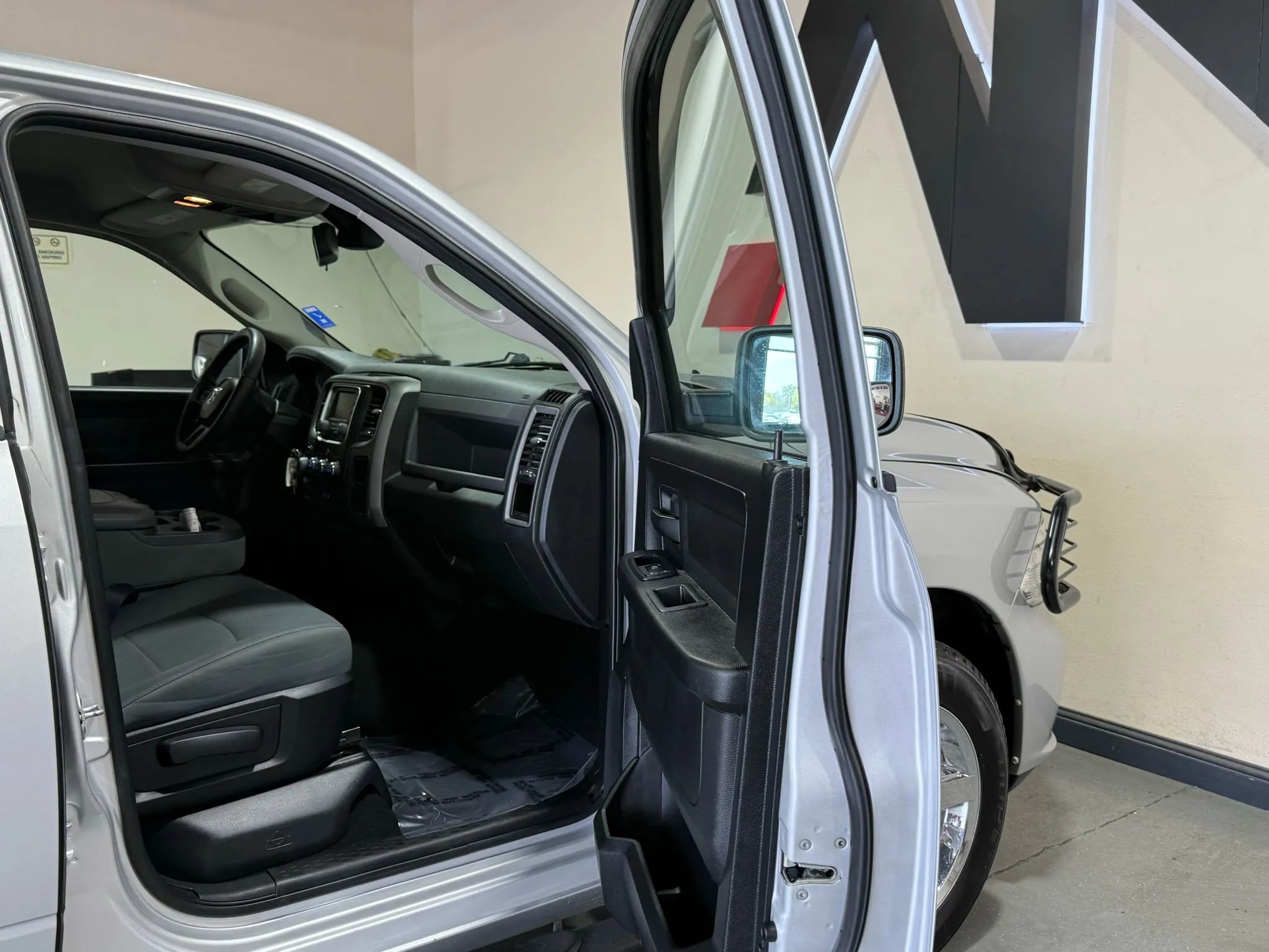 Used 2014 RAM 1500 Express image 15