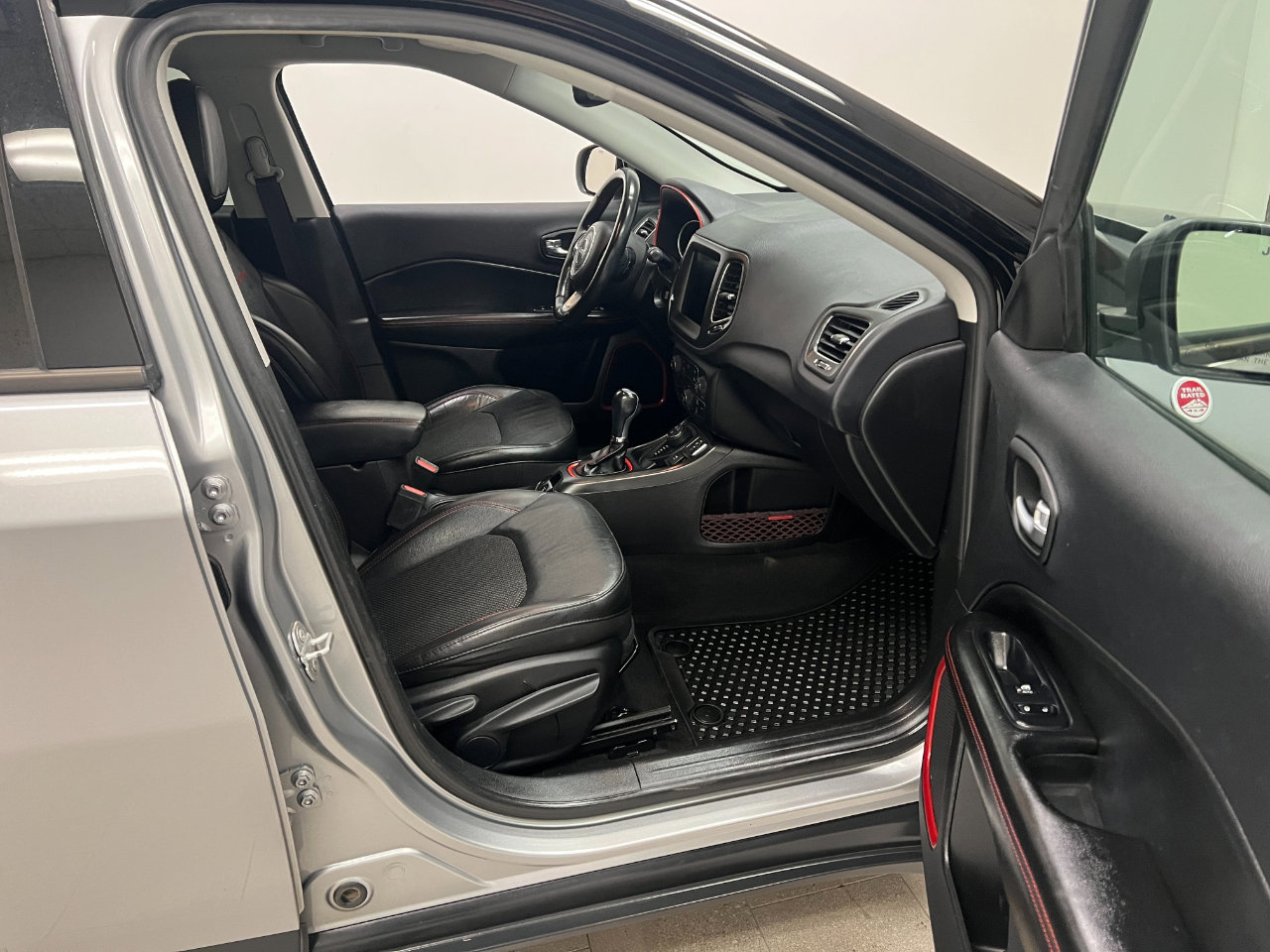 Used 2021 Jeep Compass Trailhawk w/ Convenience Group image 36