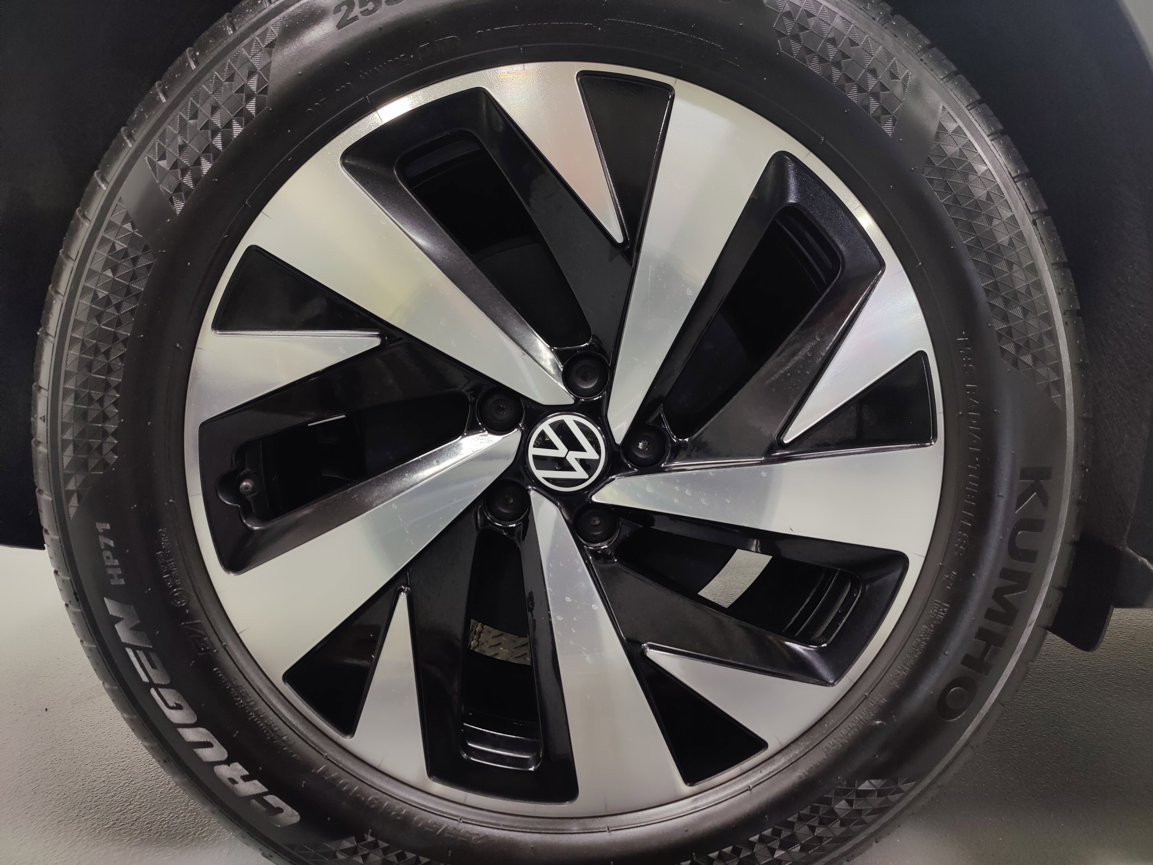 Used 2023 Volkswagen ID.4 Pro AWD/4WD image 25