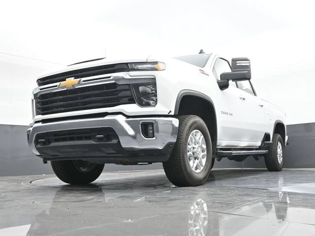 Used 2024 Chevrolet Silverado 2500 LT AWD/4WD image 57