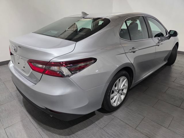 Used 2024 Toyota Camry LE FWD image 5