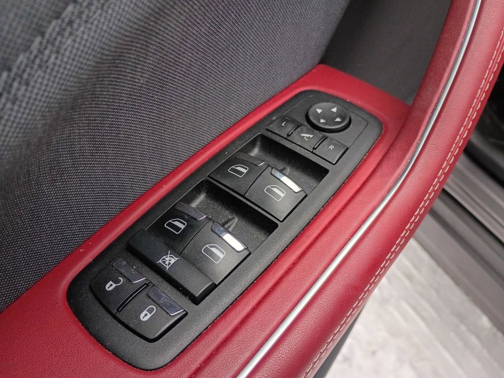 Used 2023 Maserati Levante GT AWD/4WD image 11