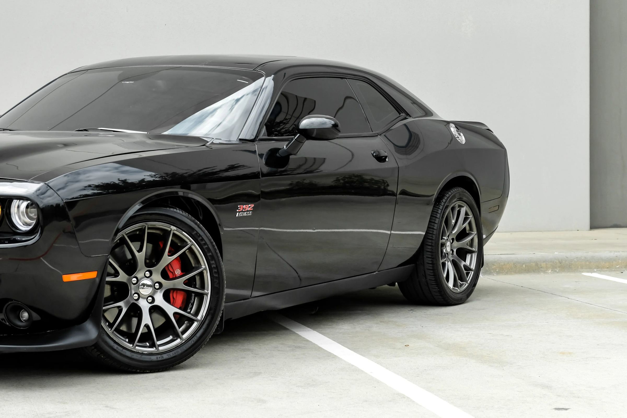 Used 2015 Dodge Challenger SRT w/ Technology Group RWD image 9