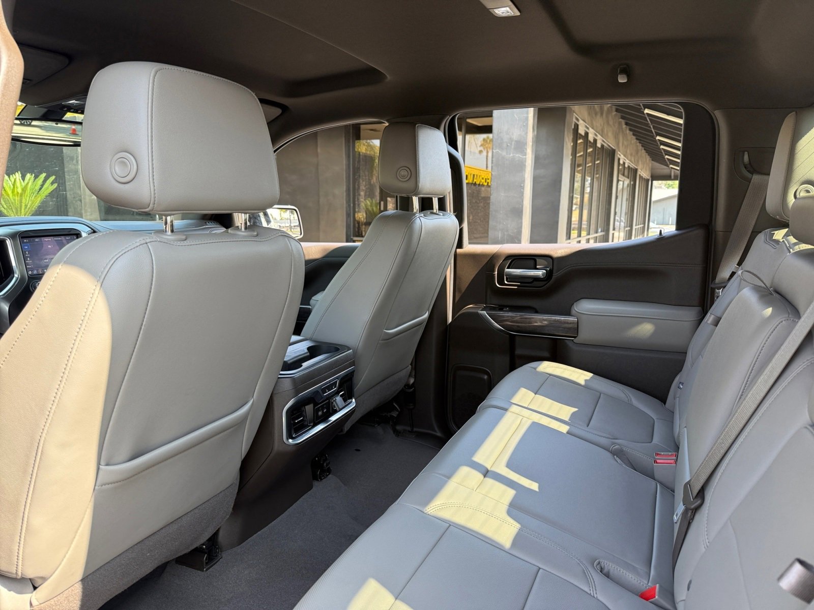 Used 2020 Chevrolet Silverado 1500 LTZ w/ LTZ Plus Package image 17