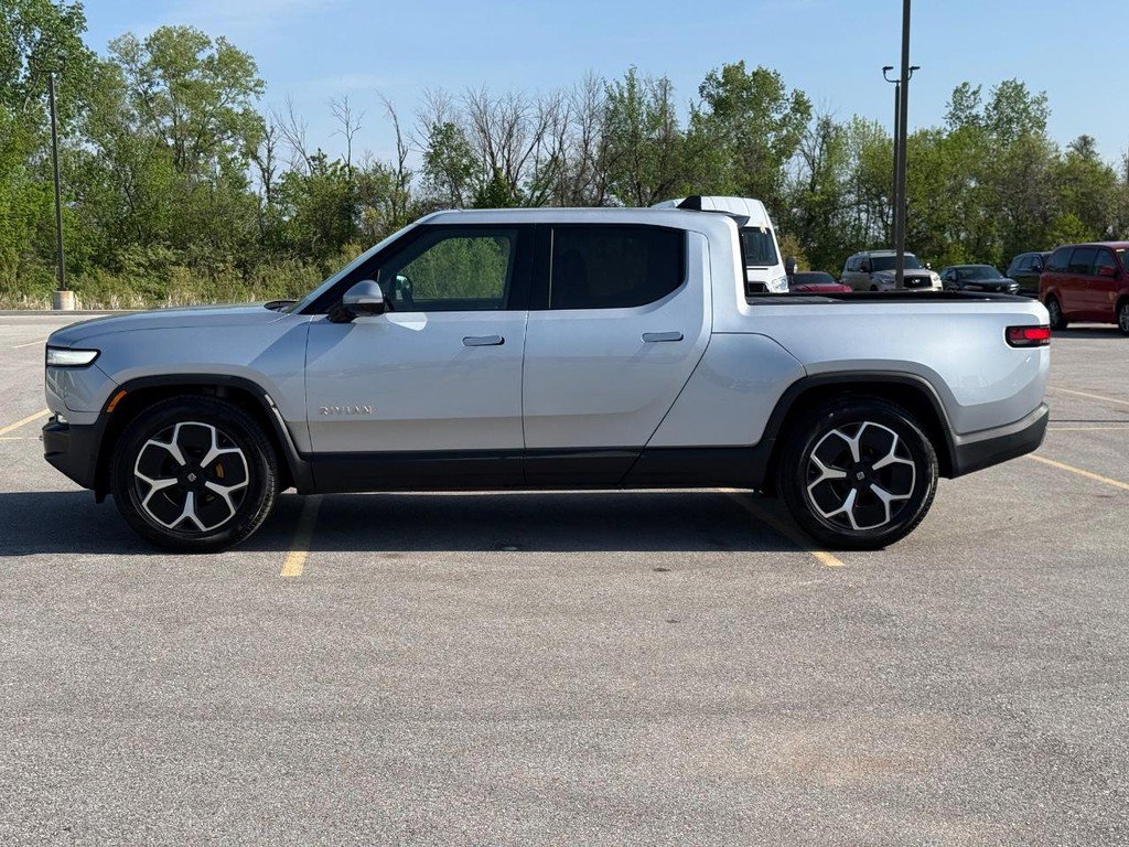 Used 2022 Rivian R1T Adventure image 2