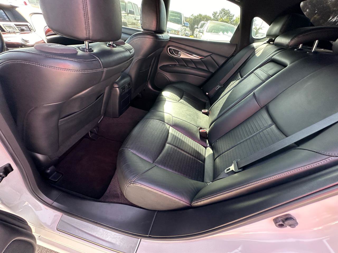 Used 2015 INFINITI Q70 5.6 w/ Sport Package RWD image 32