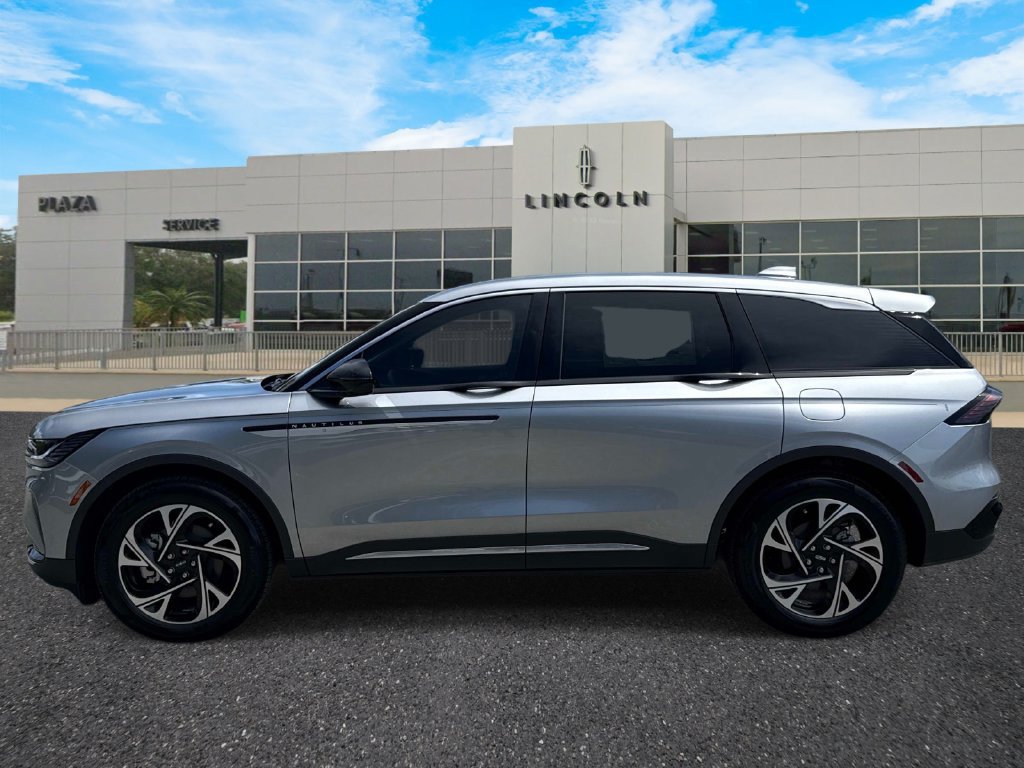New 2026 Lincoln Nautilus Premier AWD/4WD image 6