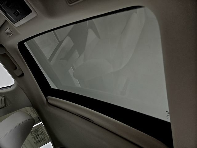 Used 2025 Lexus ES 300h w/ Premium Package FWD image 17