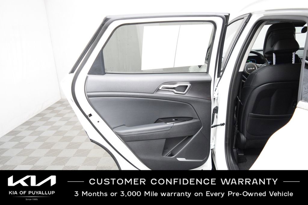 Certified 2025 Kia Sportage EX image 11