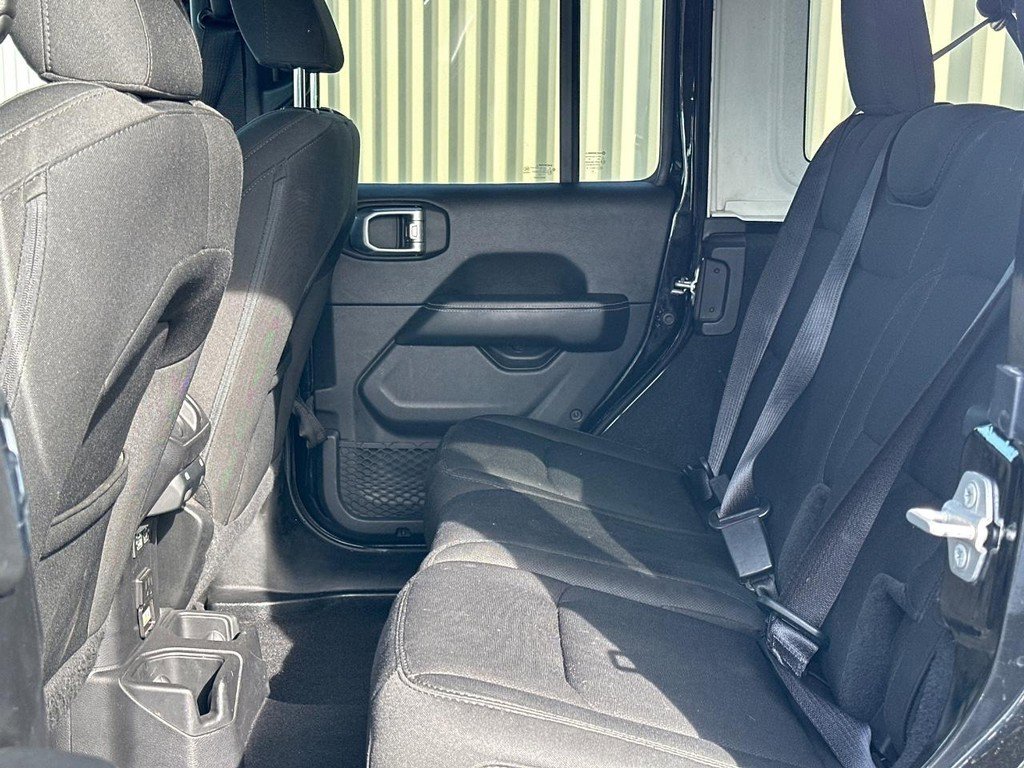 Used 2021 Jeep Wrangler Unlimited Sahara w/ Uconnect 4C Nav & Sound Group image 8