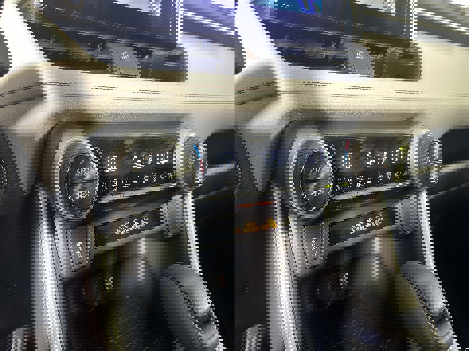 Used 2024 Toyota RAV4 XLE image 27