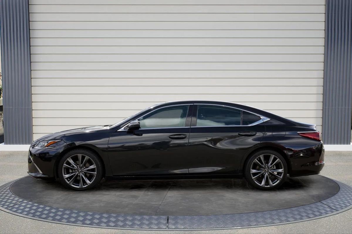 Used 2020 Lexus ES 350 w/ Premium Package FWD image 4