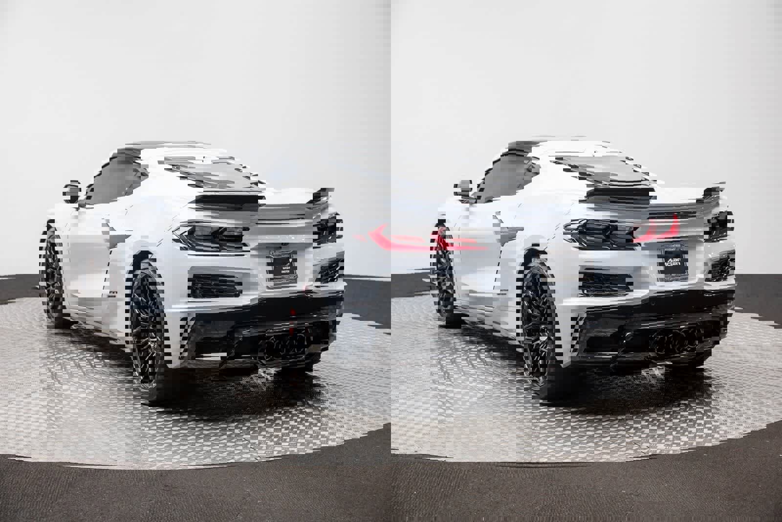 Used 2023 Chevrolet Corvette Z06 w/ Engine Appearance Package image 4