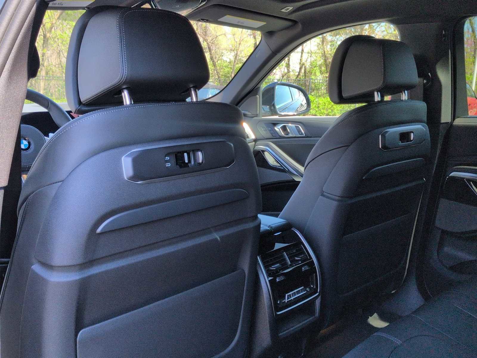 New 2027 BMW X6 xDrive40i image 19
